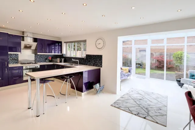 Photo 3 — Marigold Way, Croydon, CR0 8YB
