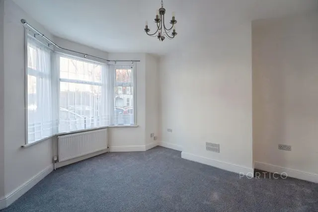 Seymour Road, London, E10, photo 3