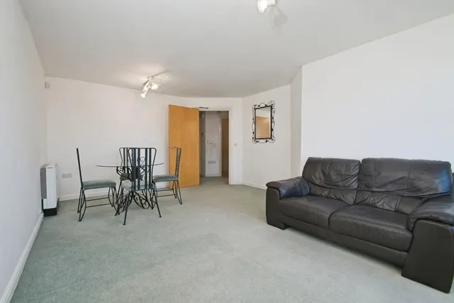 Photo 3 — Verona House, Vellacott Close, Cardiff Bay, CF10