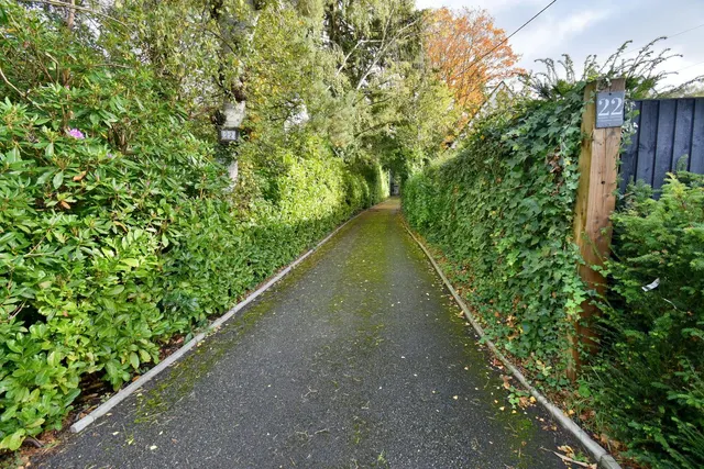 Dudsbury Avenue, BH22, photo 3