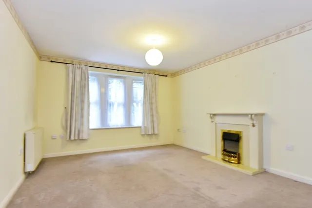 Photo 2 — Middlewood Drive, Sheffield, S6