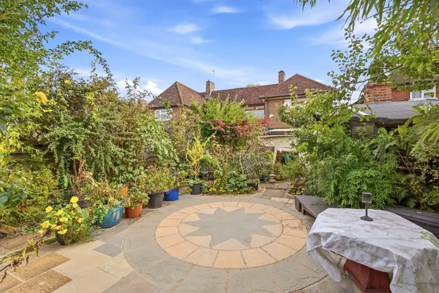 Nicholls Close, Redbourn, AL3, photo 3