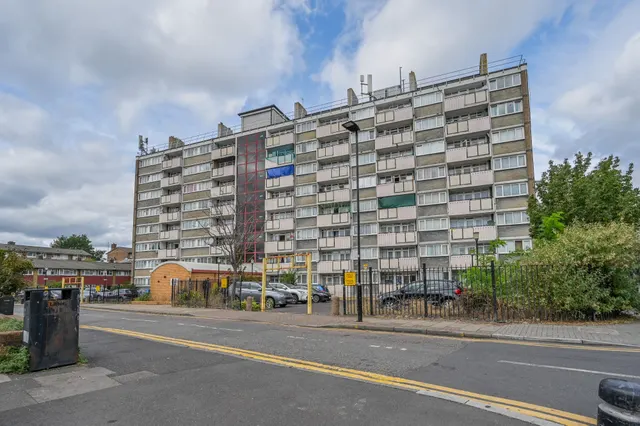 London, E16, photo 1