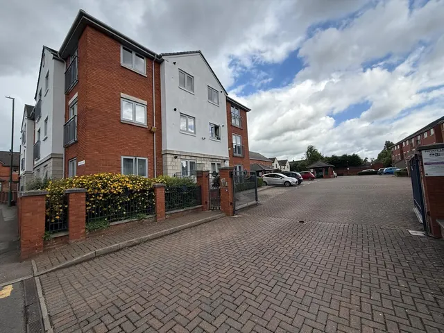 Highland Court, Nottingham, NG5, photo 1