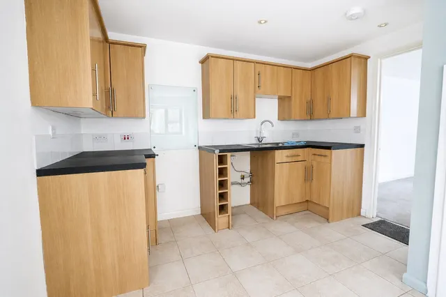 Photo 3 — Chapel Road, Weldon, NN17