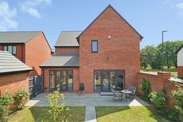 Barbel Drive, Shirley, B90, photo 1