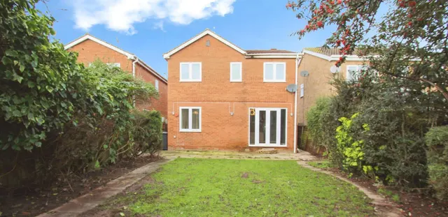 Photo 2 — Raeburn Drive, Toton, NG9