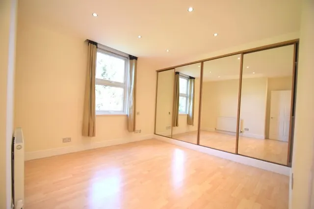 Hatfield Road, W4, photo 2