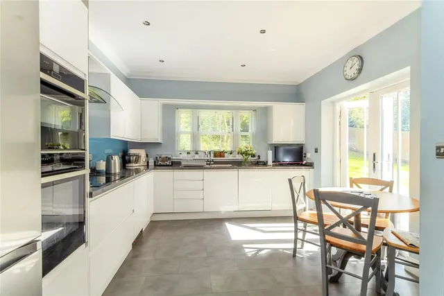 Oakfield, Hawkhurst, TN18, photo 2