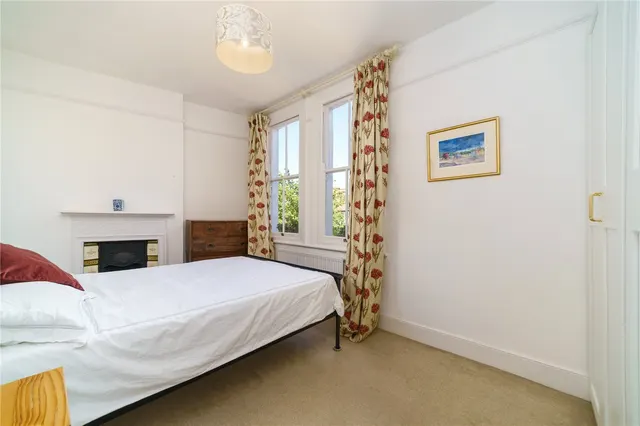 2 bedroom flat — Southfield Road, London, W4