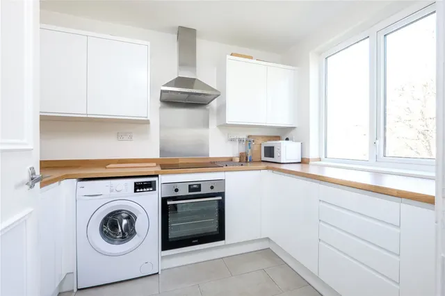 Burke Close, London, SW15, photo 1
