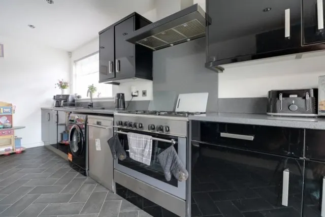 Kirkstone Drive, Gomersal, BD19, photo 3