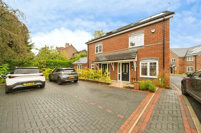 Hannay Close, WIRRAL, photo 1