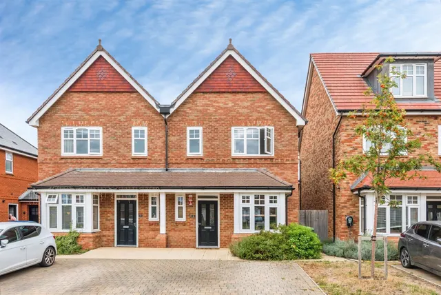 King Henry Avenue, Wallingford, photo 1