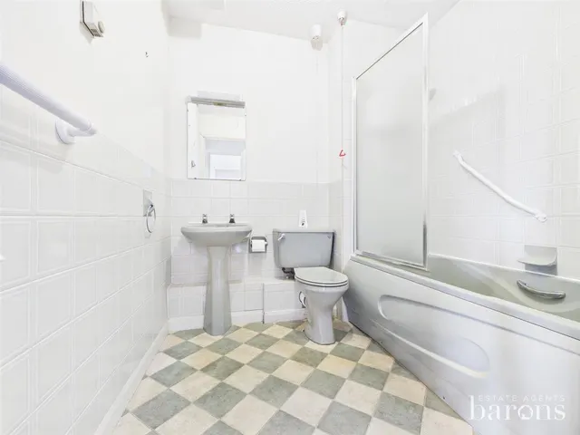 Gershwin Court, Basingstoke, RG22, photo 3