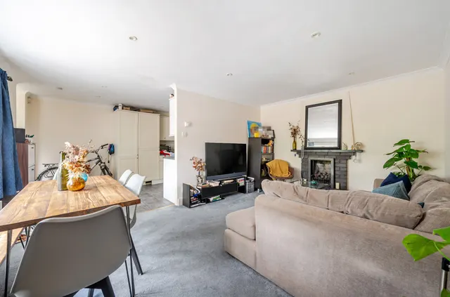 Old Cove Road, Fleet, GU51, photo 3