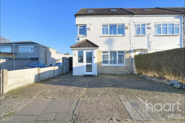 Gledwood Drive, Hayes, UB4, photo 1
