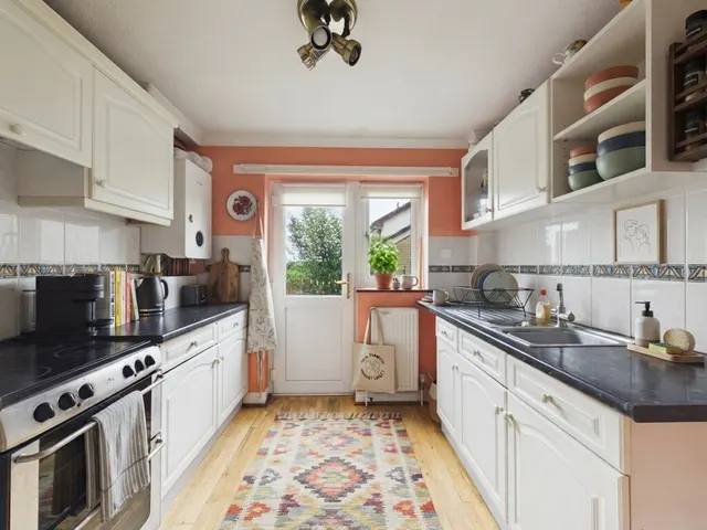 Evea Close, Truro, TR1, photo 3