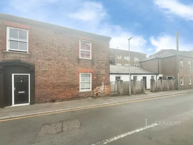 Dumfries Street, Luton, LU1, photo 1