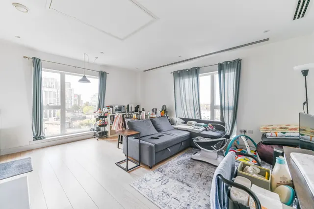 Photo 2 — Flat 41, Santina Apartments, 45 Cherry Orchard Road, Croydon