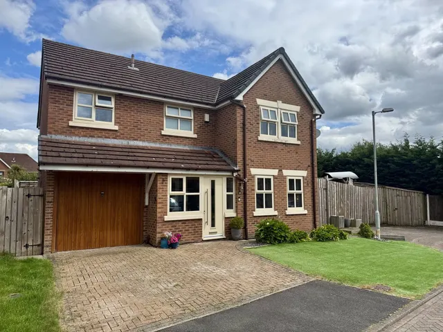 Copper Beech Close, Much Hoole, PR4, photo 1