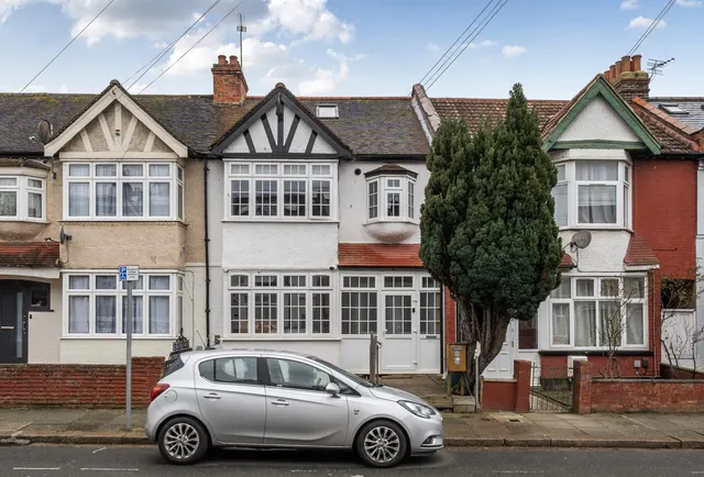 Whitford Gardens, Mitcham, CR4 4AA, photo 1