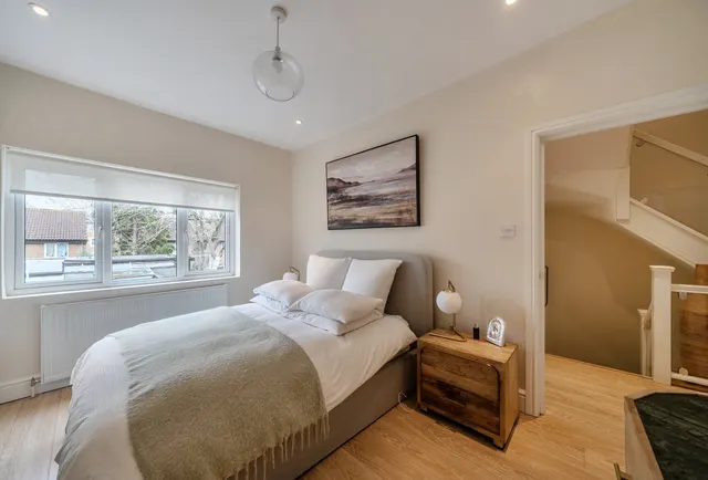Photo 3 — Whitford Gardens, Mitcham, CR4 4AA