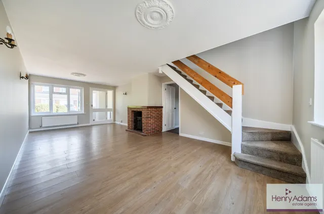 Clare Gardens, Petersfield, GU31, photo 2