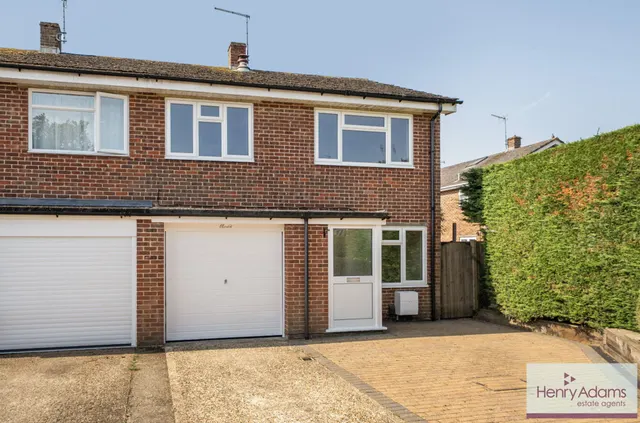 Clare Gardens, Petersfield, GU31, photo 1