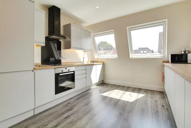 London Street, Basingstoke, Hampshire, RG21 7NU, photo 1
