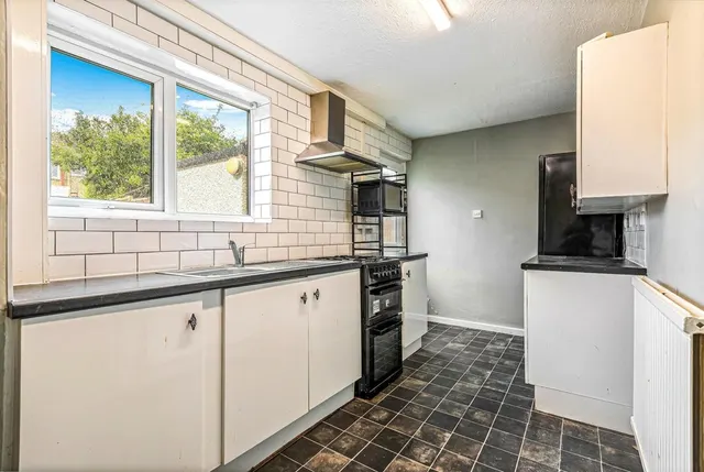 Featherstone Drive, Leicester, LE2, photo 3