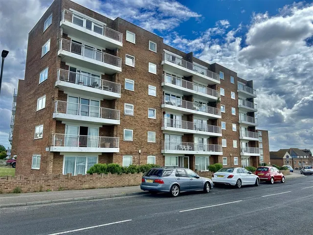 The Parade, Birchington, Kent CT7 9QQ, photo 1