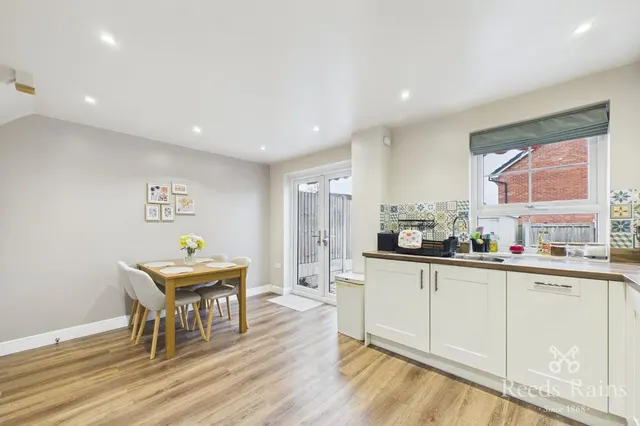 Pine Way, Somerford, CW12, photo 2