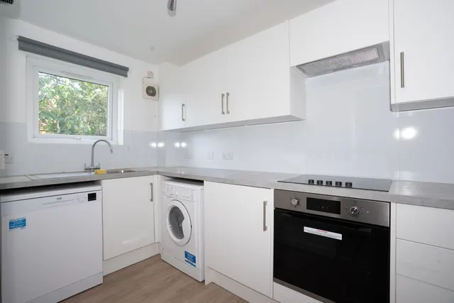 Broomspring Close, Sheffield, S3, photo 3