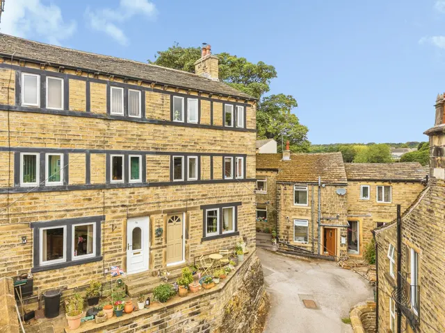 Well Hill, Honley, Holmfirth, photo 1