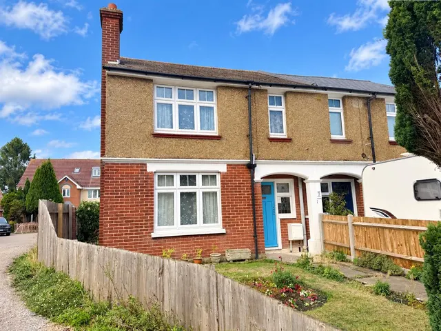Plains Avenue, Maidstone, photo 1