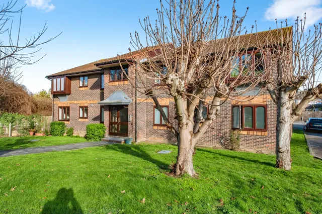 Photo 2 — Campion Court, Grays