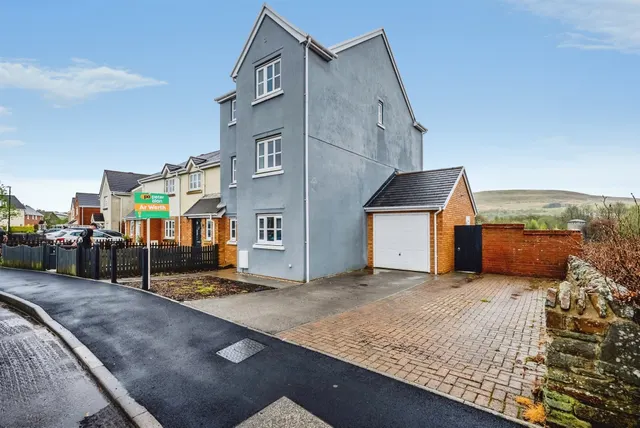 Lakeside Way, Ebbw Vale, NP23, photo 1