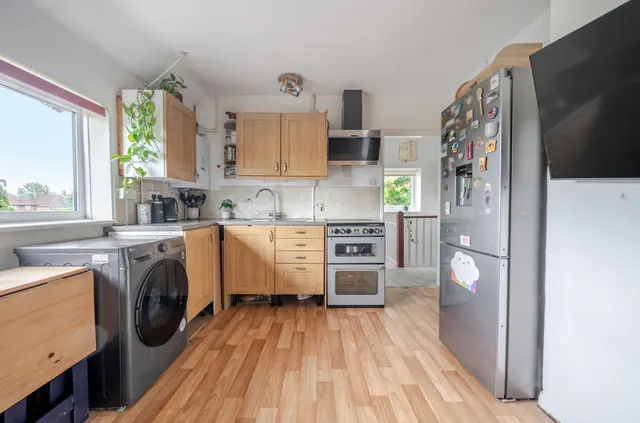Hornbeam Road, Guildford, GU1, photo 3
