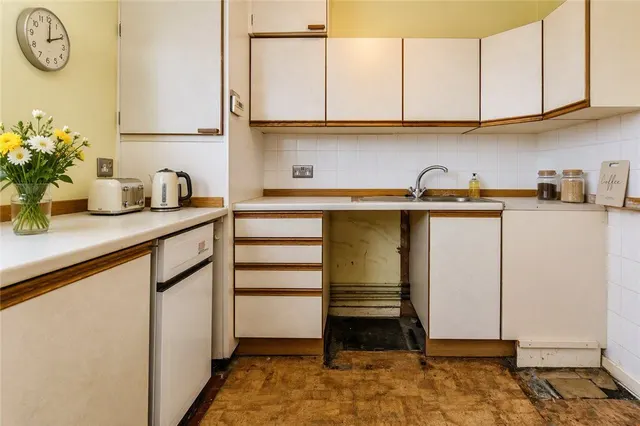 Photo 3 — Wickham Road, Croydon, CR0