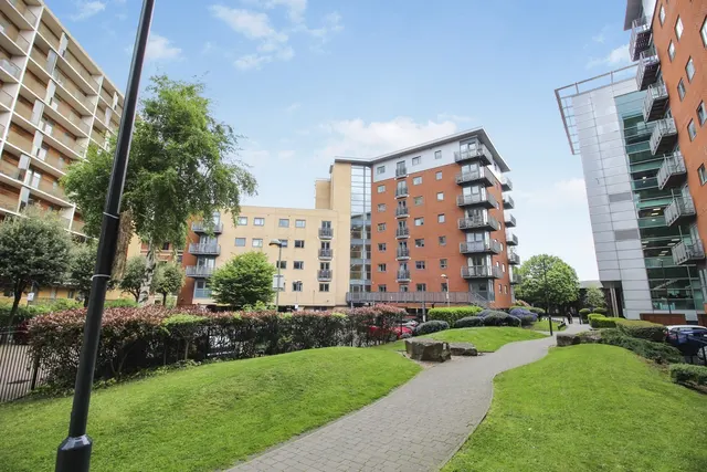 City Walk, Leeds, West Yorkshire, LS11, photo 1