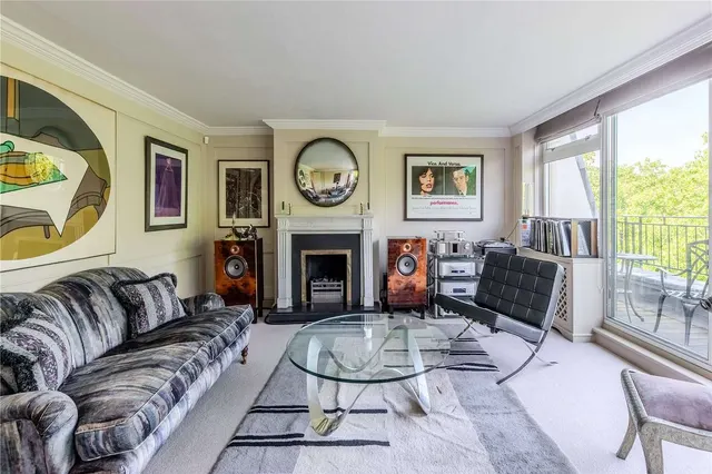 Photo 2 — Eaton Square, London, SW1W 9DH