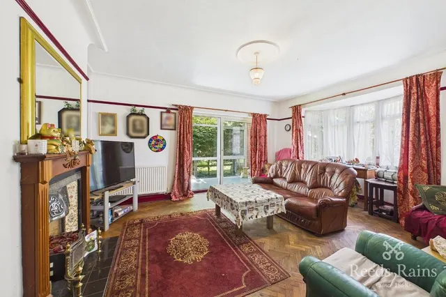Brook Avenue, Towyn, LL22, photo 3