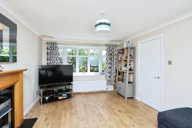Photo 3 — Rothervale Close, SHEFFIELD, South Yorkshire, S20