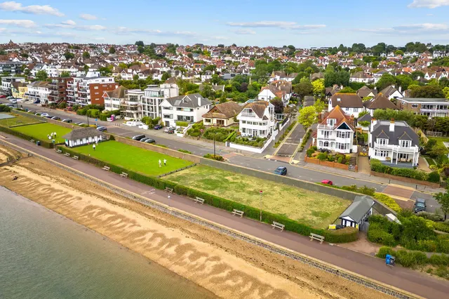 5 bedroom house, Chalkwell Esplanade, Westcliff-On-Sea