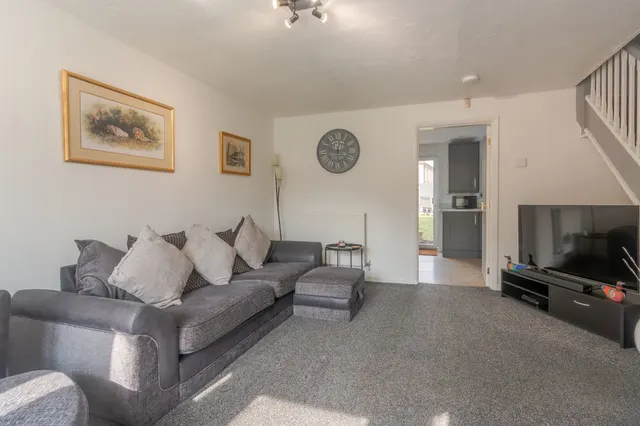Hornbeam Close, Bradford, BD15, photo 3