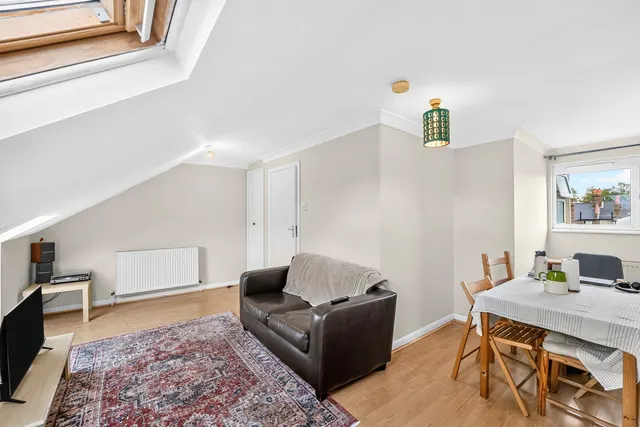 Tooting Bec Road, London, SW17, photo 1