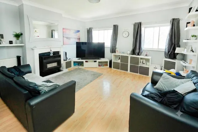 Scribbans Close, Smethwick, B66, photo 2