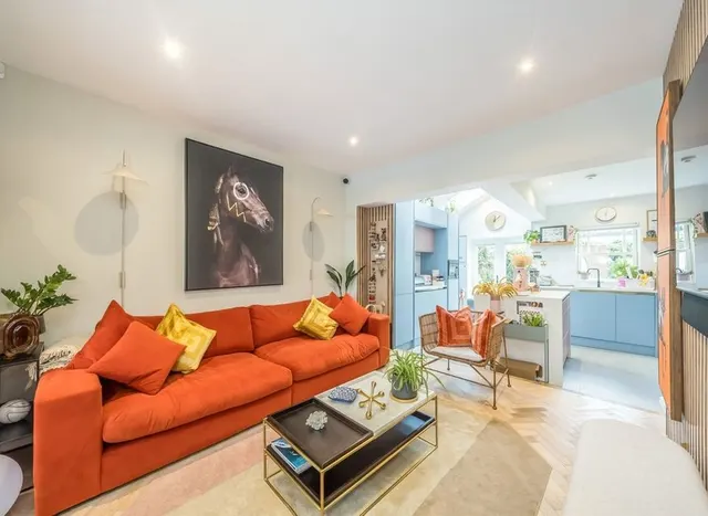 Photo 3 — Tyneham Road, Shaftesbury Estate, SW11