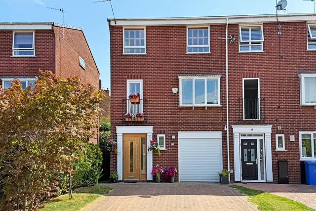 Ashwood Bowdon, Altrincham WA14 3DN, photo 1